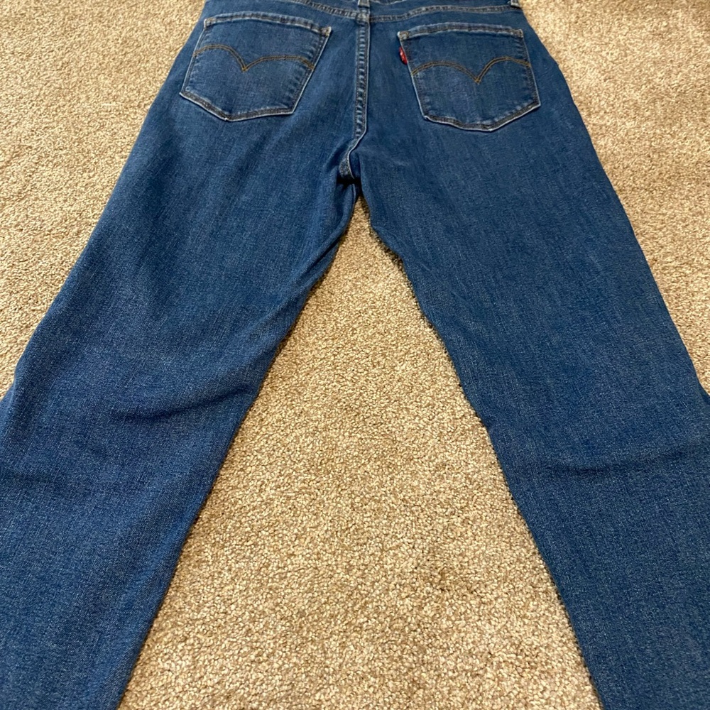Levi’s 720 high rise super skinny jeans. Size 28.